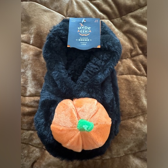 Target Halloween Pumpkin Slipper Socks Size 5-7 - Picture 1 of 3